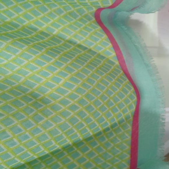 VERA BRADLEY SCARF 64X27 - Picture 3 of 4